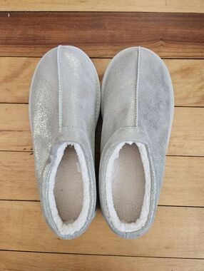 NWOT Target/ Stars Above Amira Cozy Slip-On Fleece Lined Clog Slippers